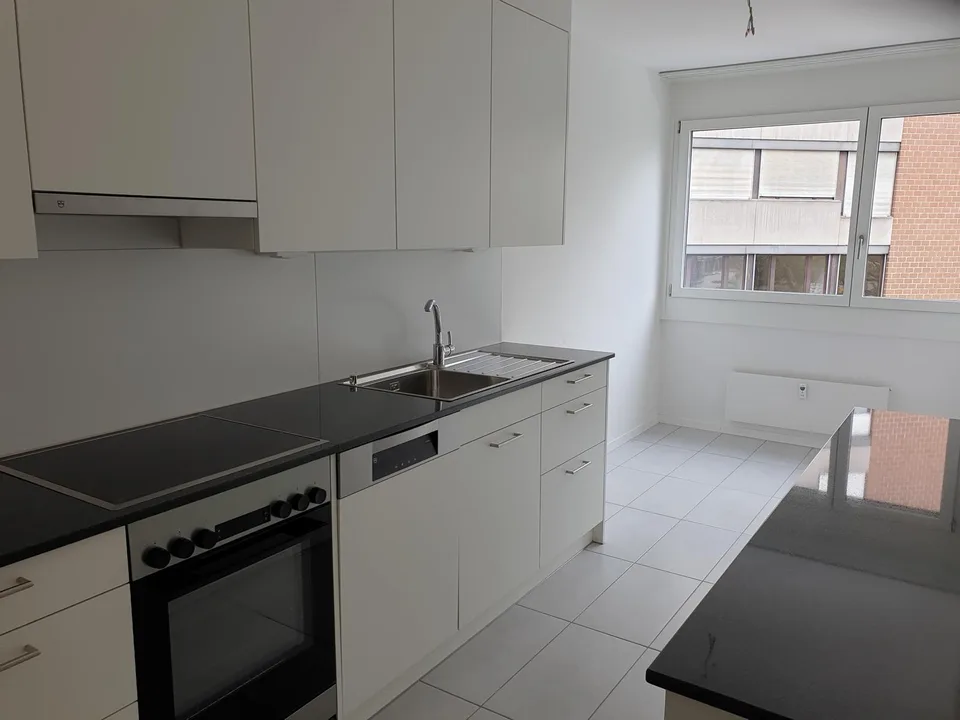 Moderne 3.5-Zimmerwohnung mit Balkon