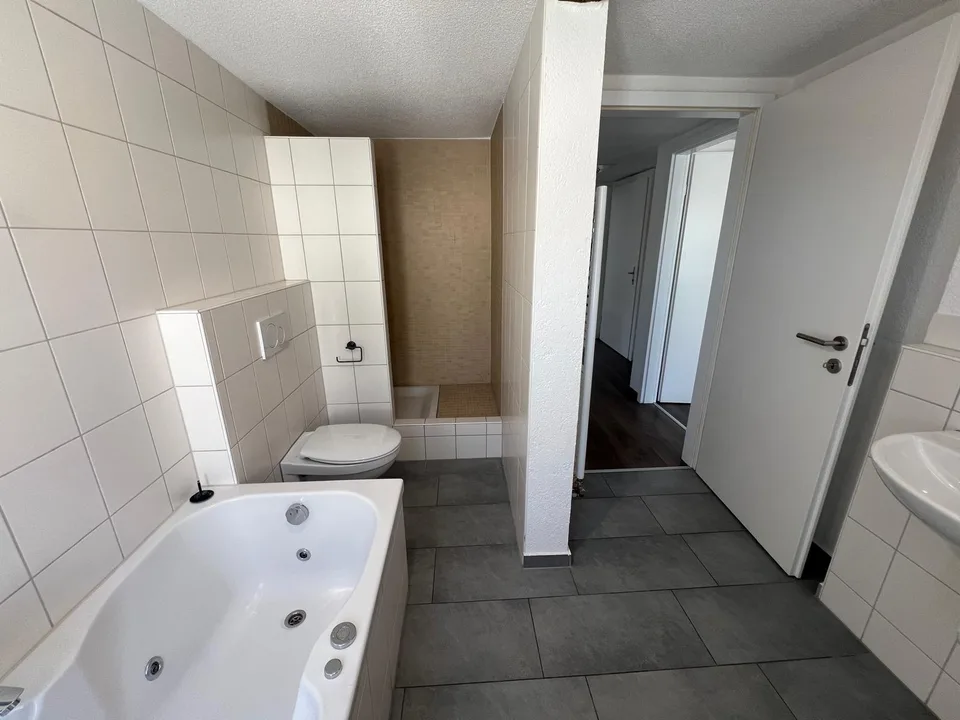 Wohnen mit Charme – frisch gestrichene Wohnung an zentraler Lage