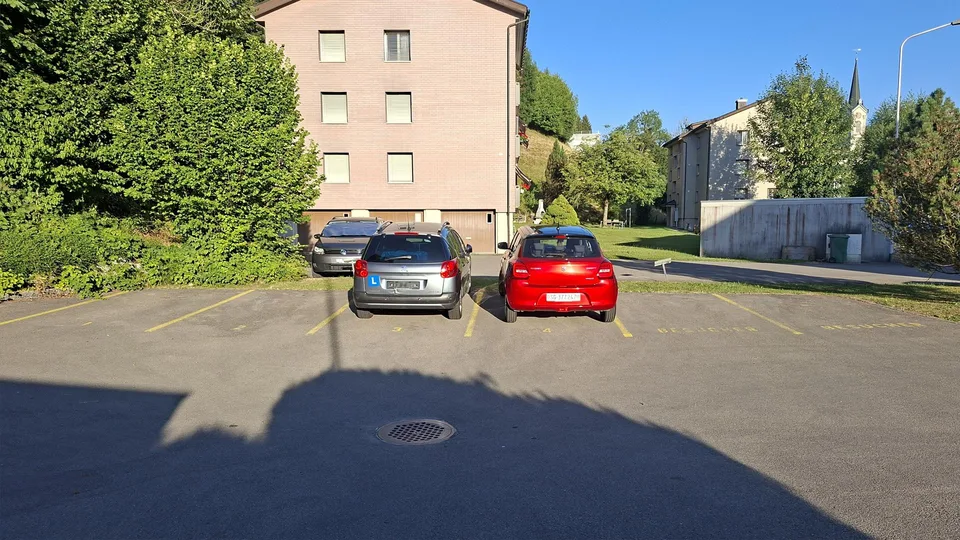 Aussenparkplatz zu vermieten