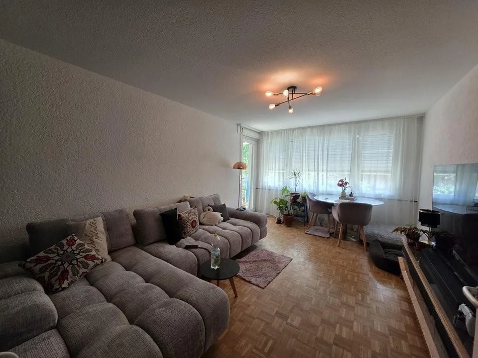 Appartamento di 3 camere con area di seduta spaziosa