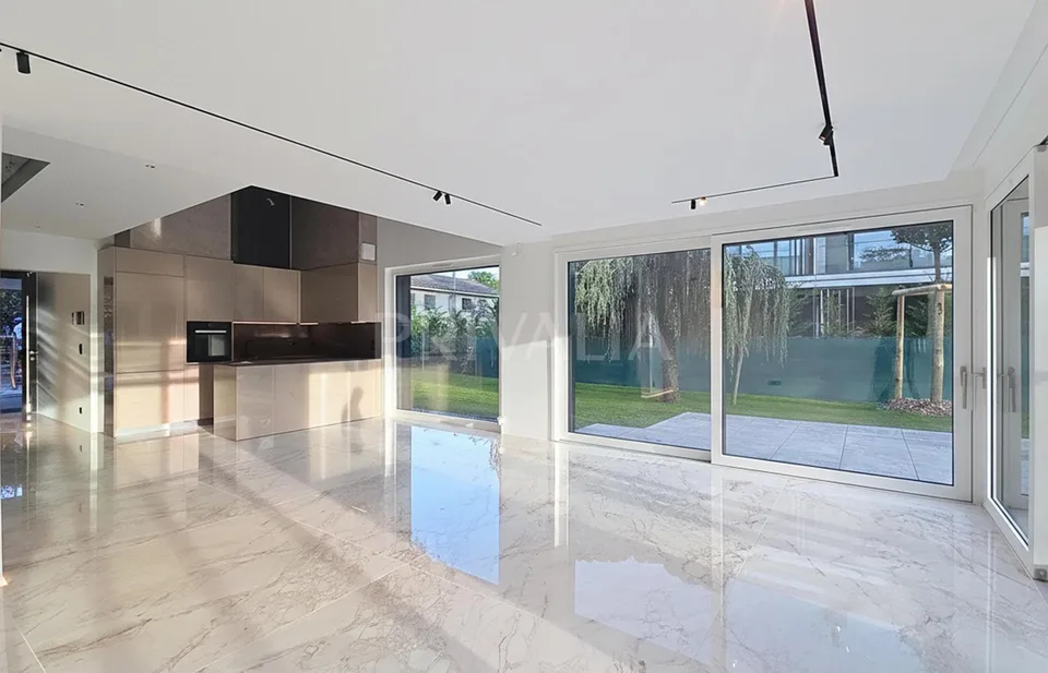 Magnifique villa neuve avec piscine dans un environnement calme et ...