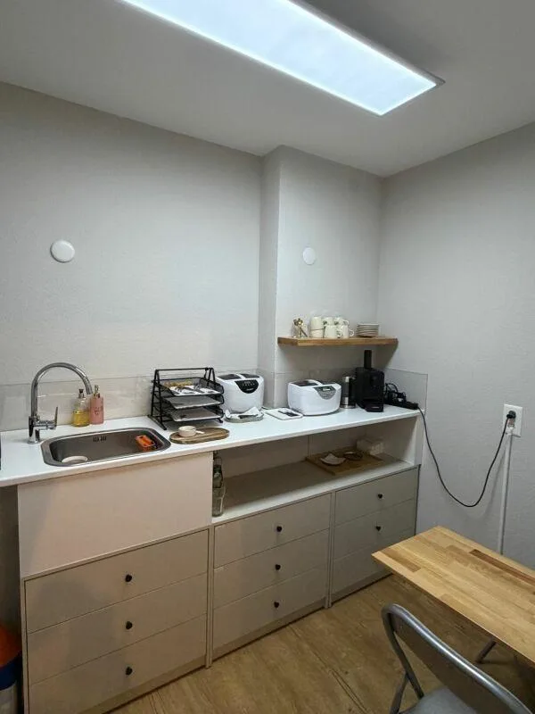 Top-Lage Rüti: Repräsentativer Raum für Kosmetikstudio, Massageprax...