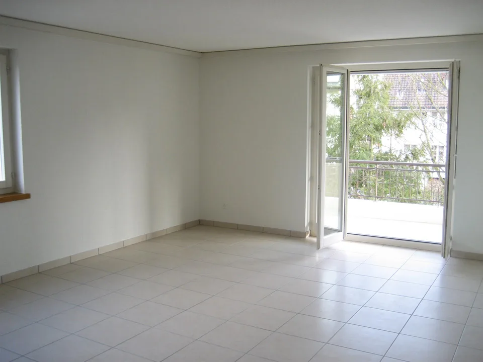 Gemütliche, helle 3.5 Zimmerwohnung im 1. OG