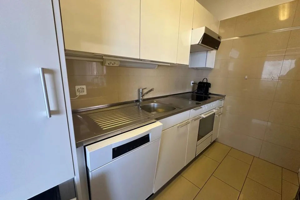 Appartamento ammobiliato 2.5 locali con splendida vista lago – foto 7 di 7