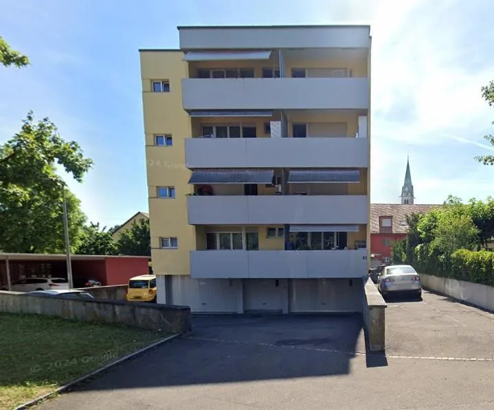 Parkplatz am Bahnhof Oberwinterthur