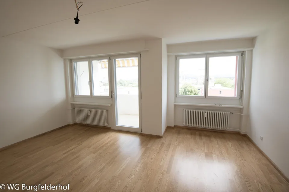 Helle und grosszügige 1 Zimmerwohnung in der WG Burgfdelderhof (4322)