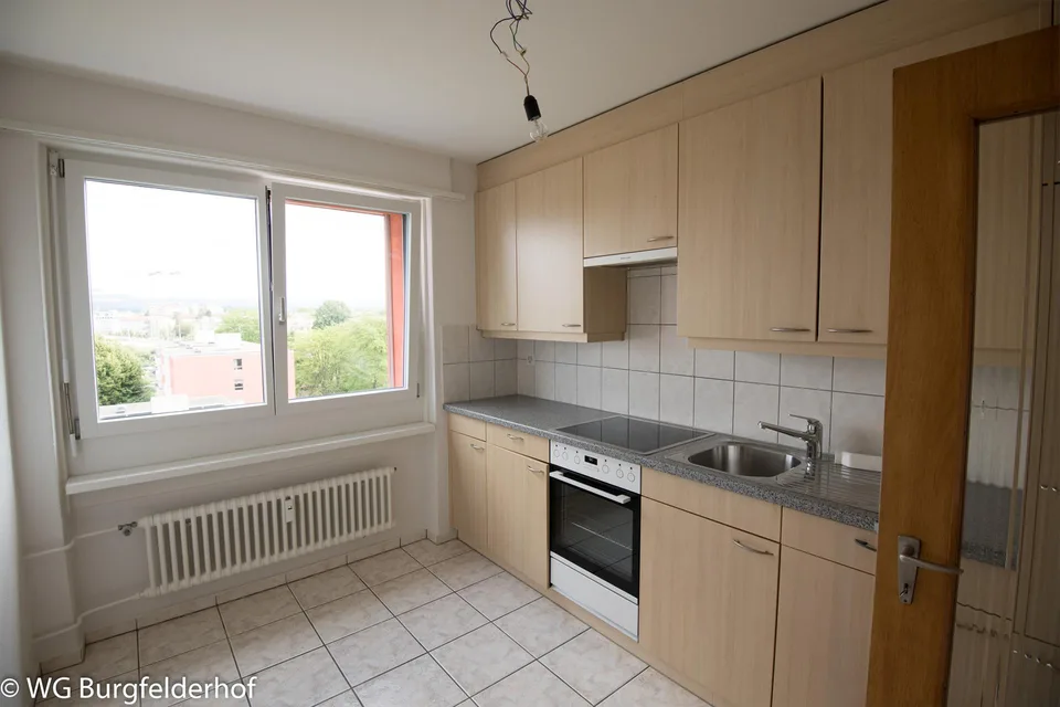 Helle und grosszügige 1 Zimmerwohnung in der WG Burgfdelderhof (4322)