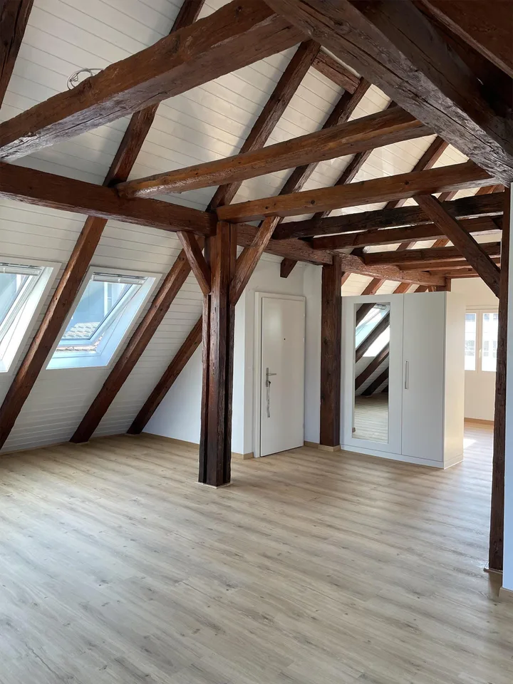 Attraktive 2.5 Zimmer-Dachwohnung