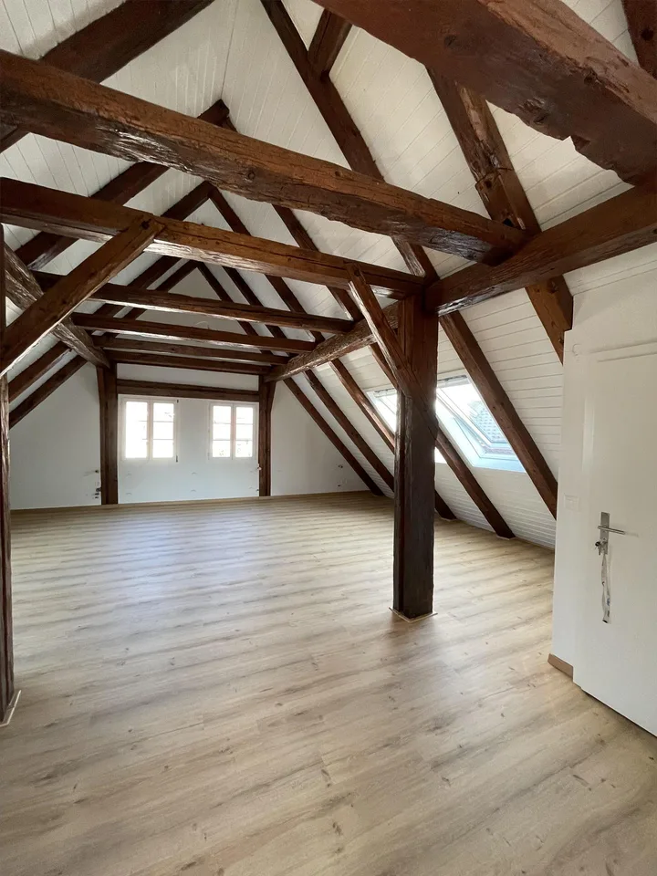 Attraktive 2.5 Zimmer-Dachwohnung