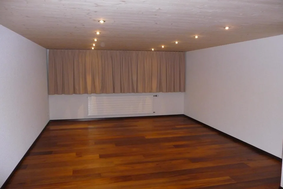 Charmante 4.5 Zimmer Wohnung - naturnah und preiswert