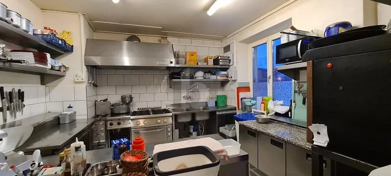 IDÉALEMENT SITUÉ, AVEC UNE CLIENTÈLE D'HABITUÉS