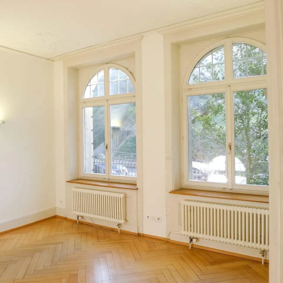ZENTRAL GELEGENES BÜRO MIT 2 ZIMMERN UND VIEL CHARME