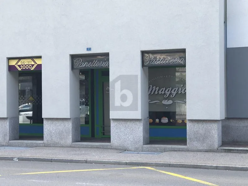 NEGOZIO IN POSIZIONE CENTRALE