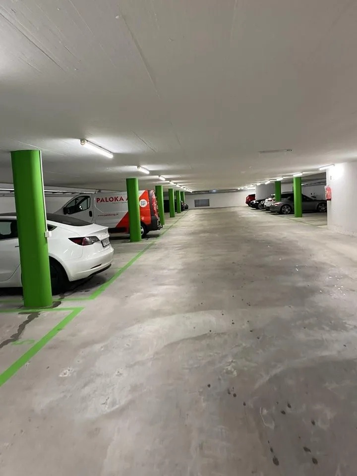 Sichern Sie sich Ihren Einstellhallenparkplatz in Eiken!