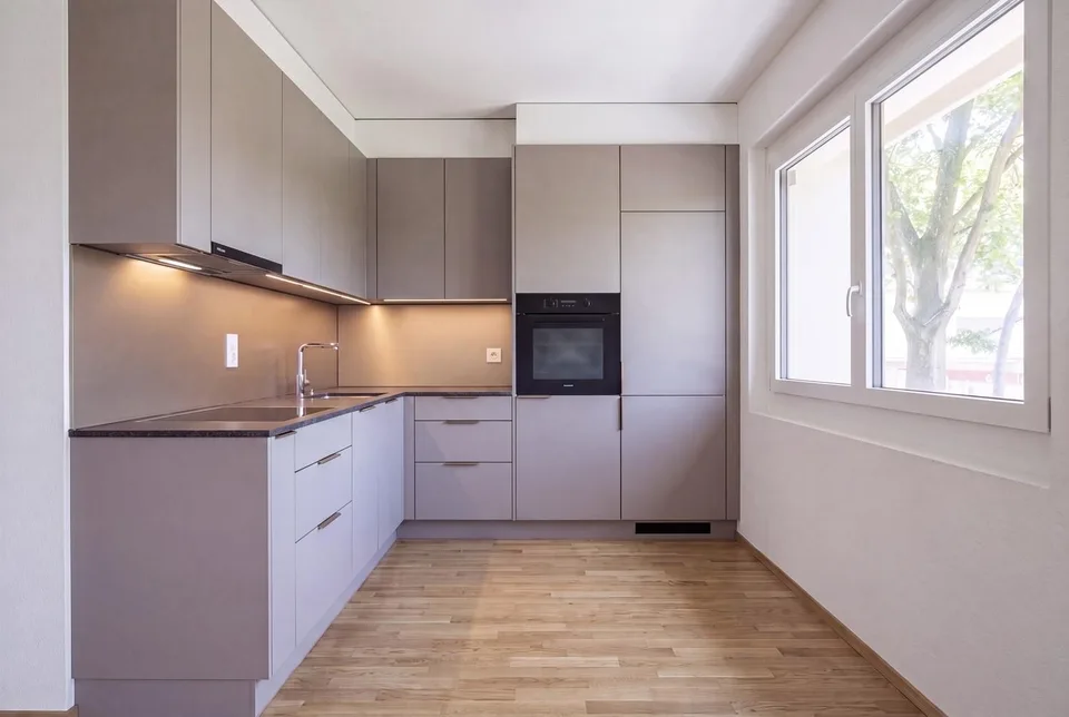 Erstbezug von moderner 3.5-Zimmer-Wohnung mit grosszügigem Balkon!