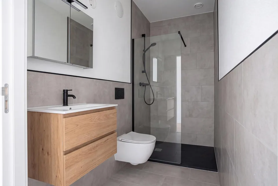 Erstbezug nach Totalsanierung  moderne 1.5-Zimmer-Wohnung mit Balkon!