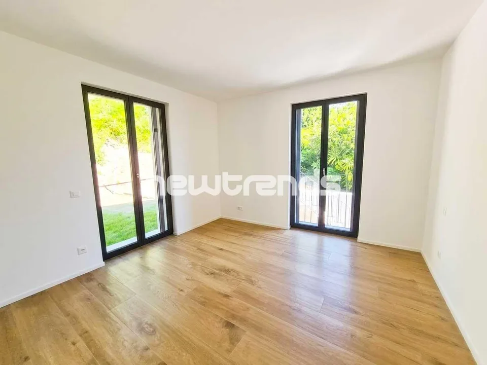 Pura-Caslano: affittasi nuovo 2.5 locali con giardino e patio