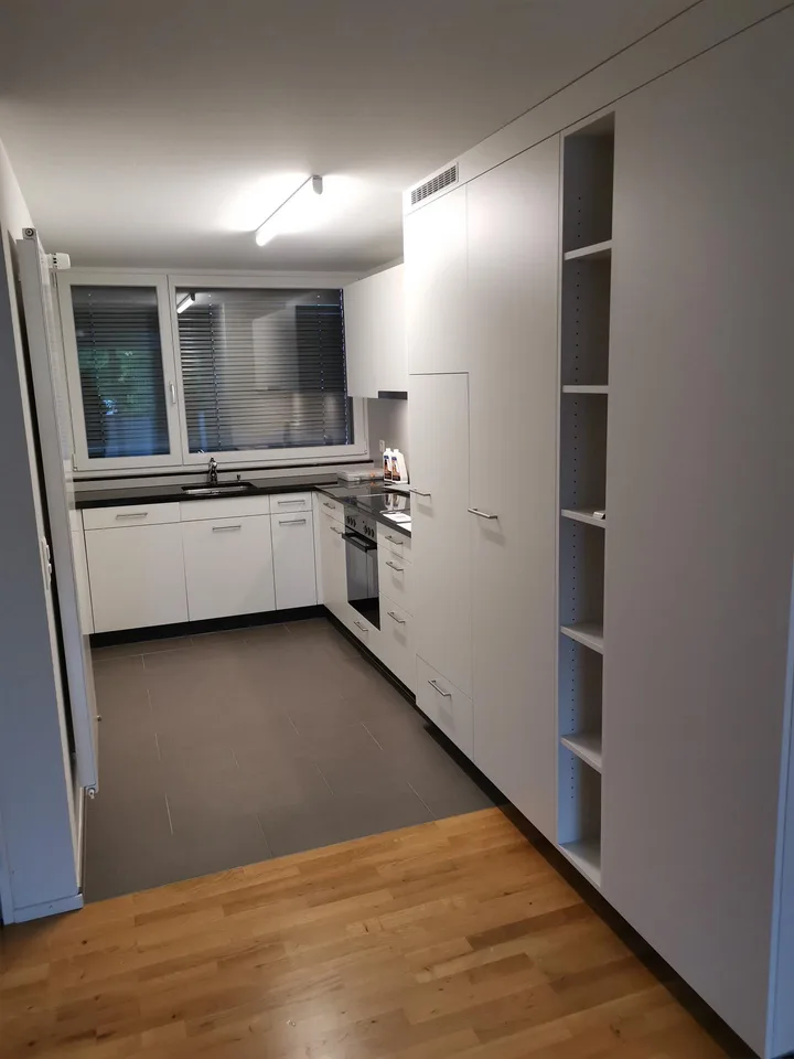zentrale Dachwohnung zwischen Emme und Bahnhof