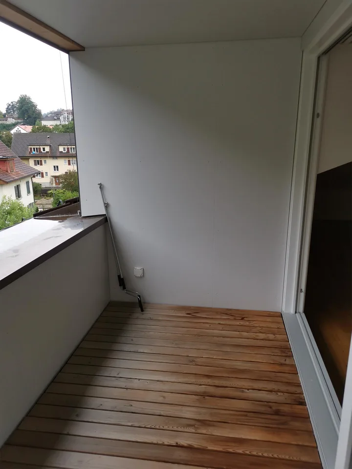 Charming 1.5-room attic apartment with balcony in Burgdorf – photo 6 of 7