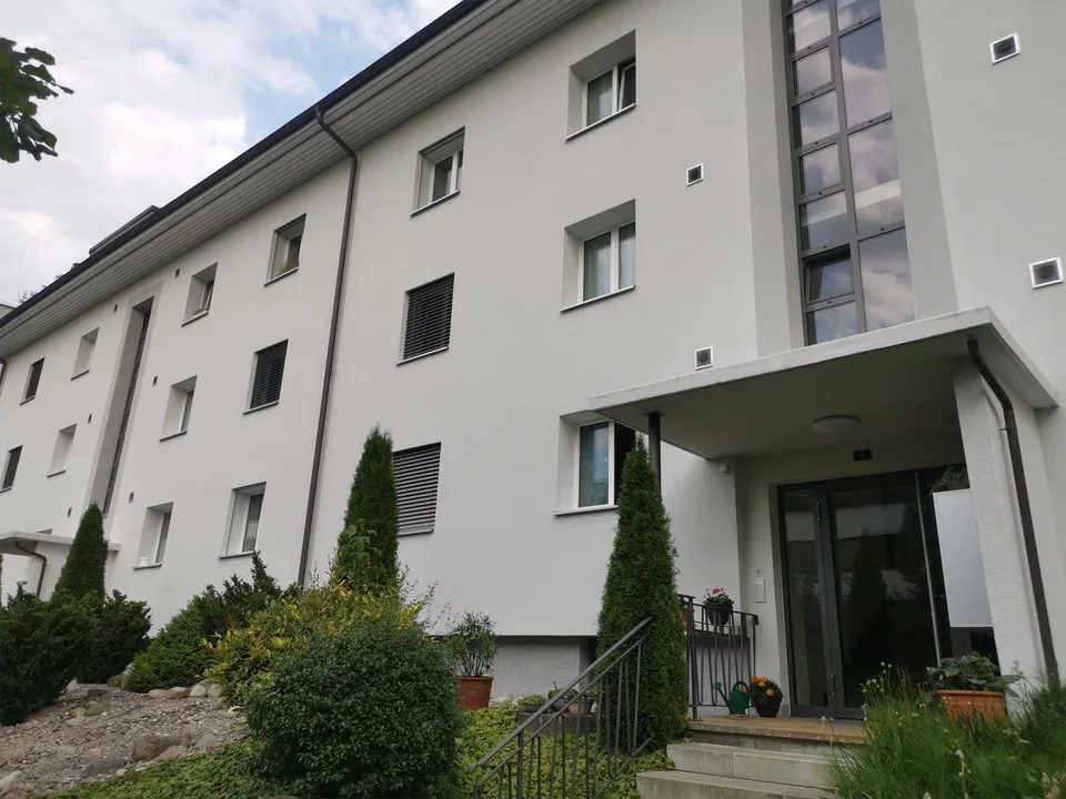 zentrale Dachwohnung zwischen Emme und Bahnhof