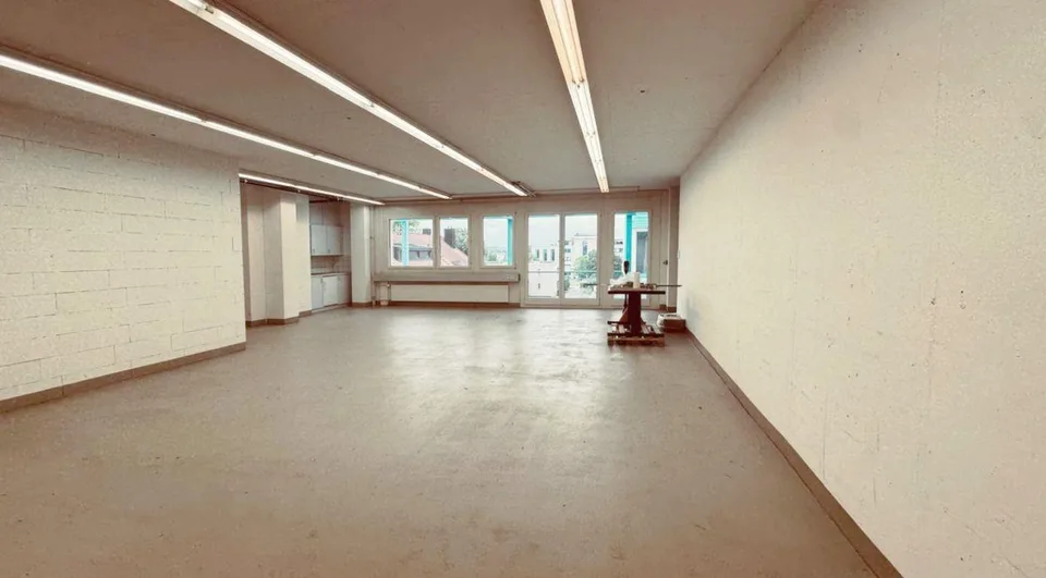 Gewerbe- & Lagerfläche (147 m²) mit ebenerdiger Anlieferung und gro...
