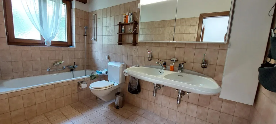 Locarno Monti - 4.5-Zimmer-Reihenhaus mit Seesicht und Privatgarten