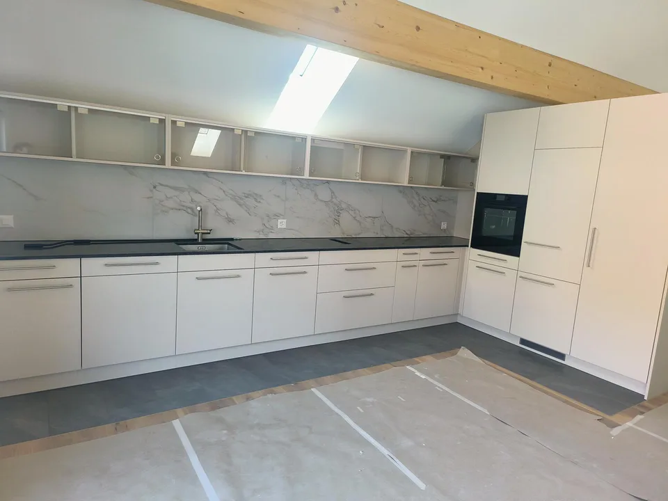 Sehr grosszügige 1.5 Zimmerwohnung (Erstbezug)