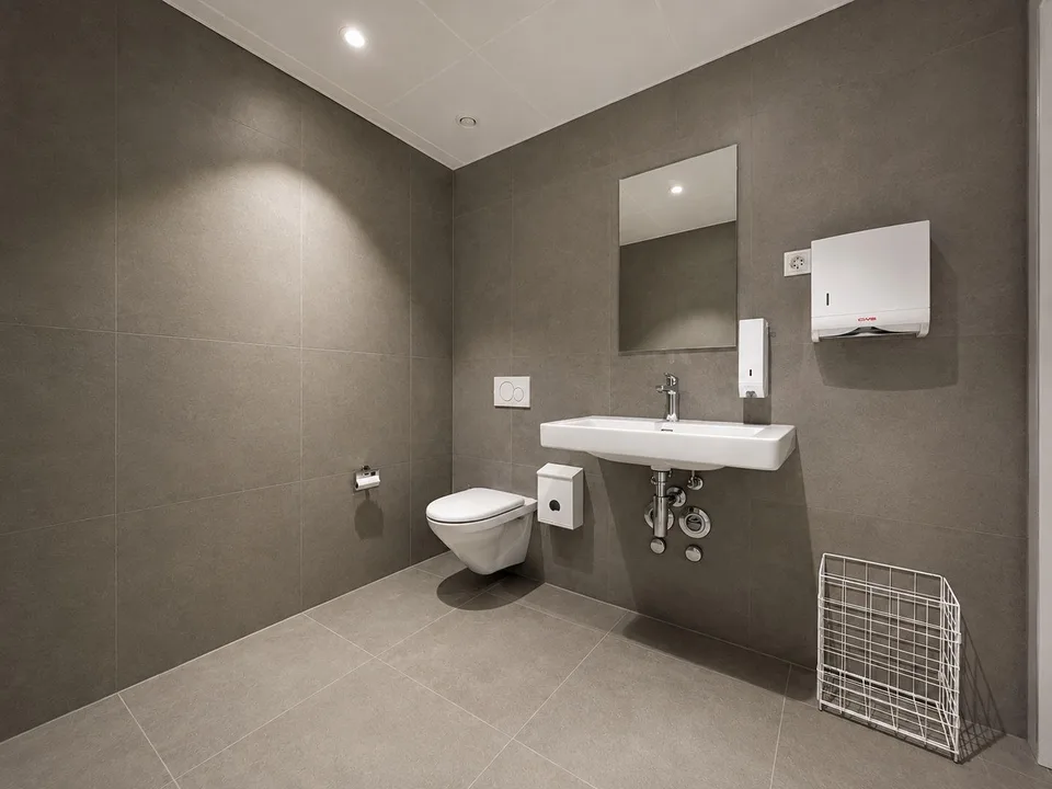 Lagerfläche als Magazin mit Toilette an zentraler Lage in Stetten z...