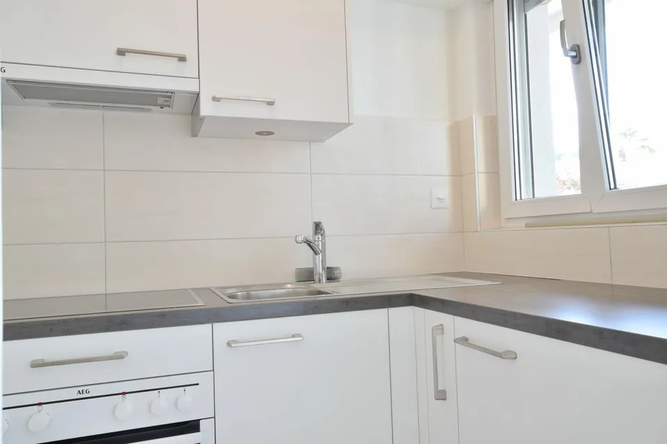 Affittasi luminoso 2.5 locali rinnovato | Bright renovated 2.5-room...