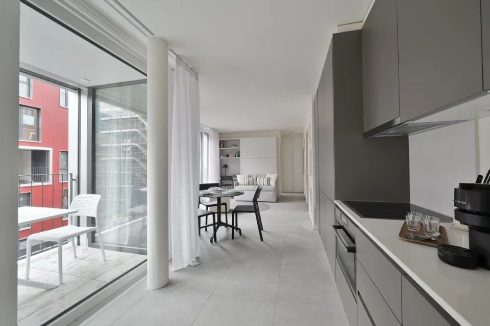 Luminosi monolocali completamente arredati | Bright, fully furnishe...