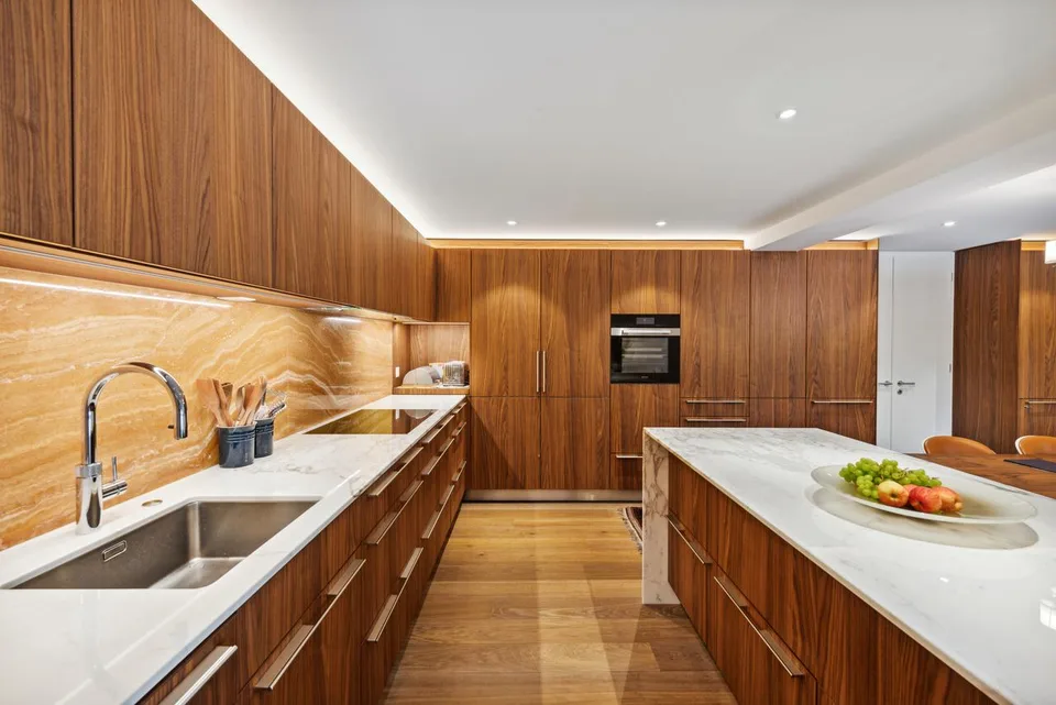 Seltenheit mit Waldblick! Maisonette-Wohnung auf dem Zürichberg