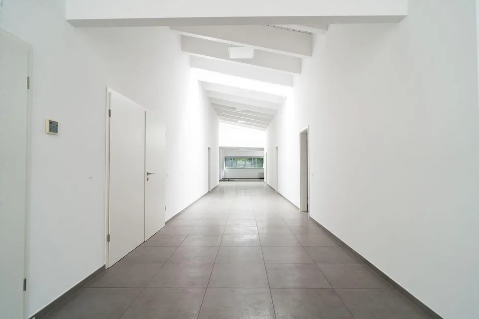 Modern offices for rent | Moderne Büros zu vermieten | Affittasi mo...
