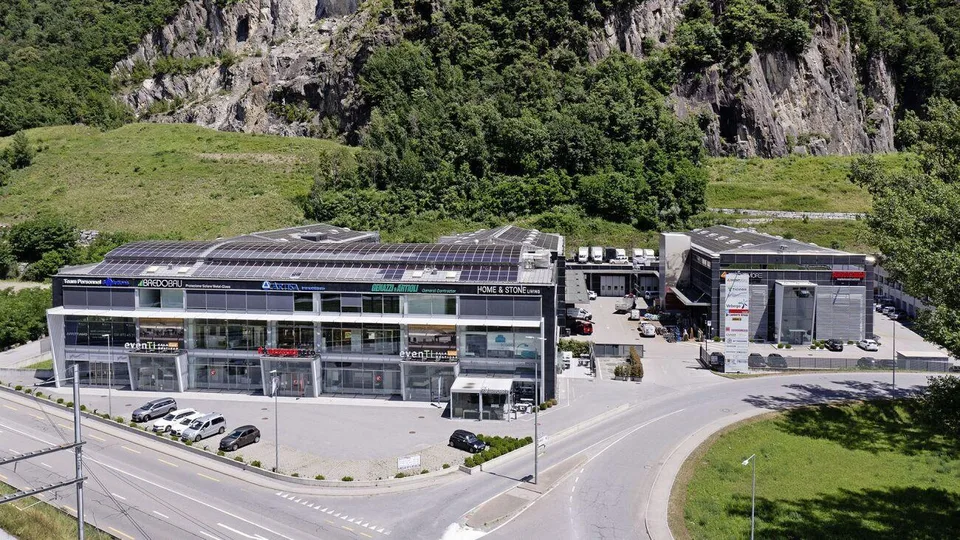 Modern offices for rent | Moderne Büros zu vermieten | Affittasi mo...