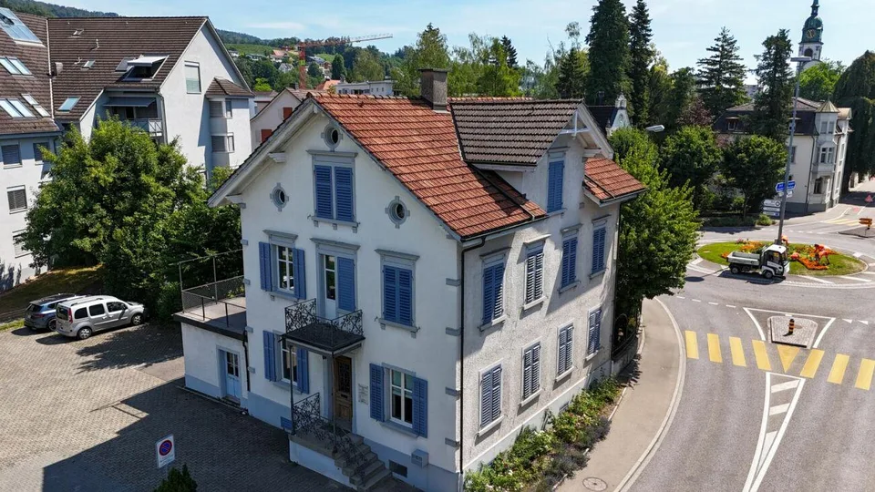 Geschäftshaus mit Büroräumen direkt am Bahnhof