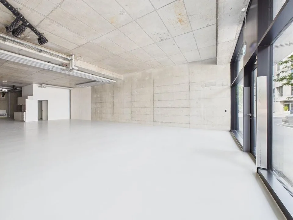 attraktive und bezugsbereite Büro-/Ladenfläche