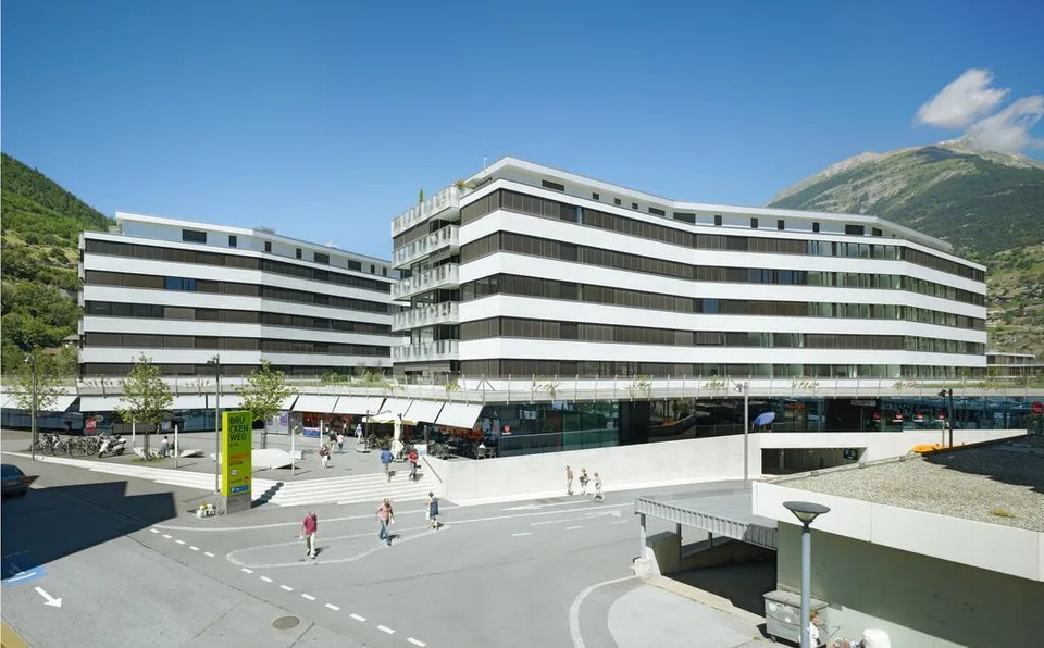 Einstellhallenplatz in der Überbauung Brückenweg