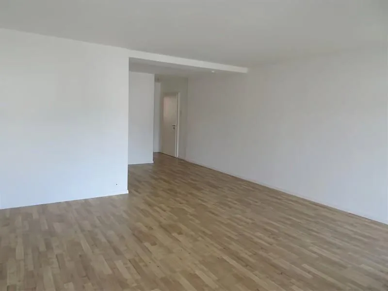 Helle 4.5-Zimmer-Wohnung mit Balkon