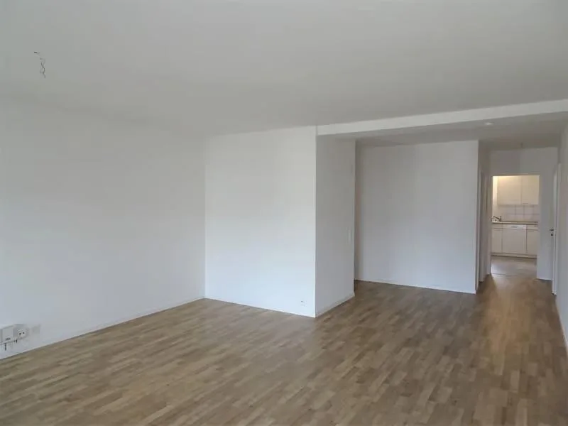 Helle 4.5-Zimmer-Wohnung mit Balkon
