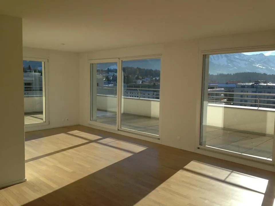 GRANDE TERRASSE ACCESSIBLE DEPUIS TOUTES LES PIECES !