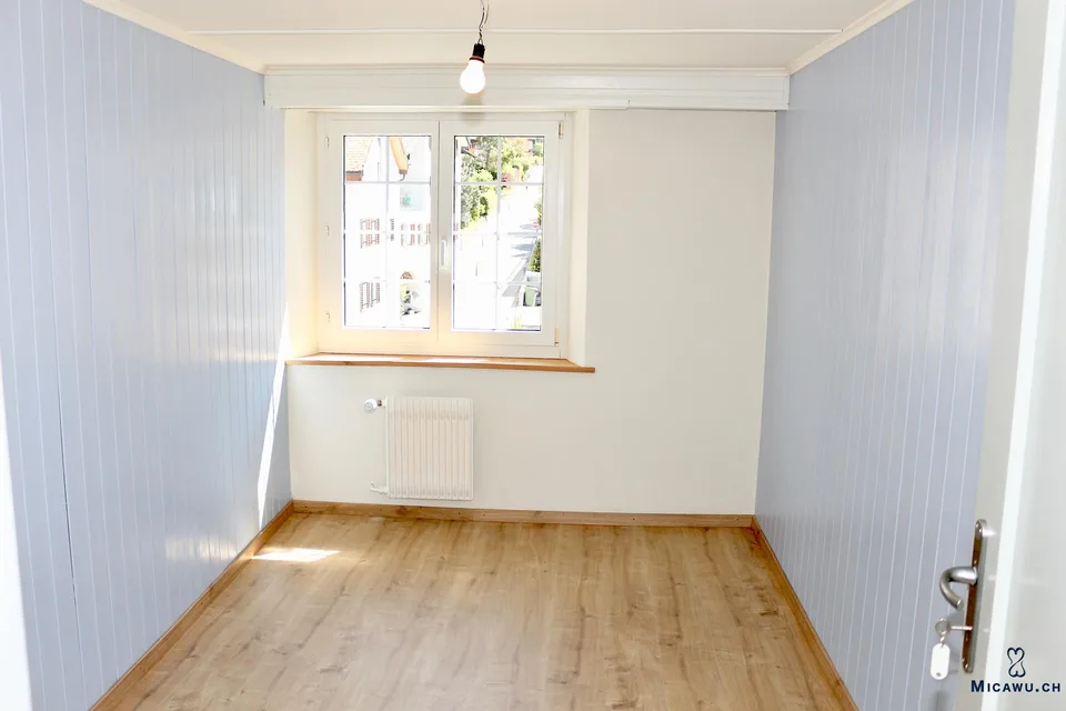 Charmante 3.5 Zimmer-Wohnung mit kurzen Wegen zu ÖV und Einkauf