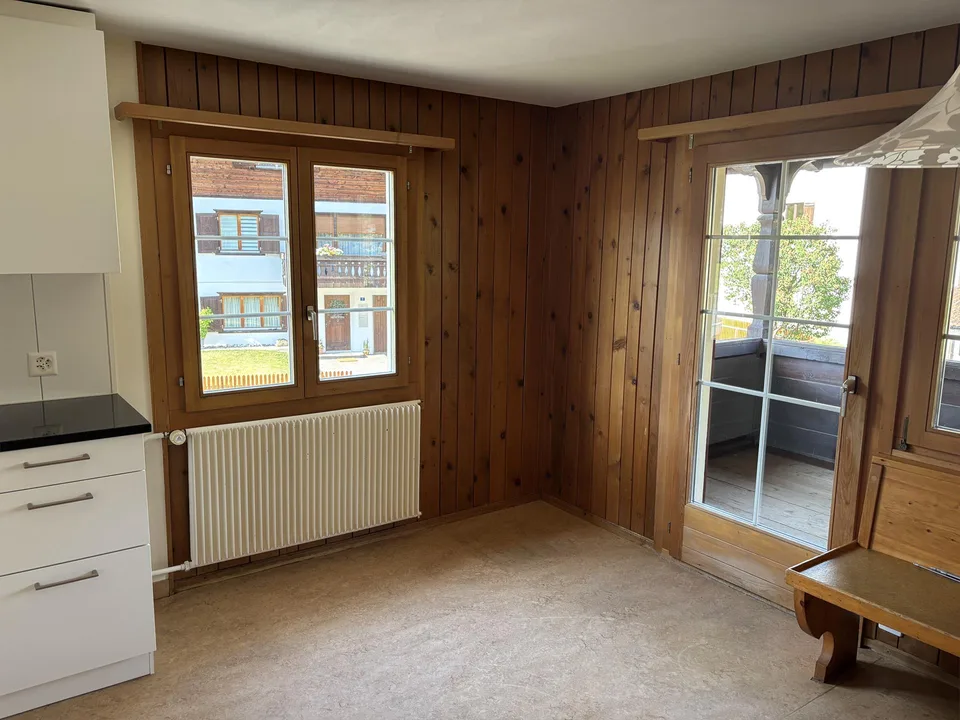 Grosszügige 4.5 Zimmer-Altbauwohnung mit grossem gedeckten Balkon