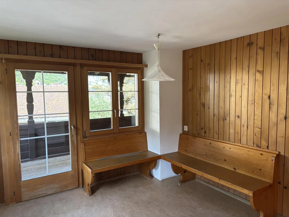 Grosszügige 4.5 Zimmer-Altbauwohnung mit grossem gedeckten Balkon