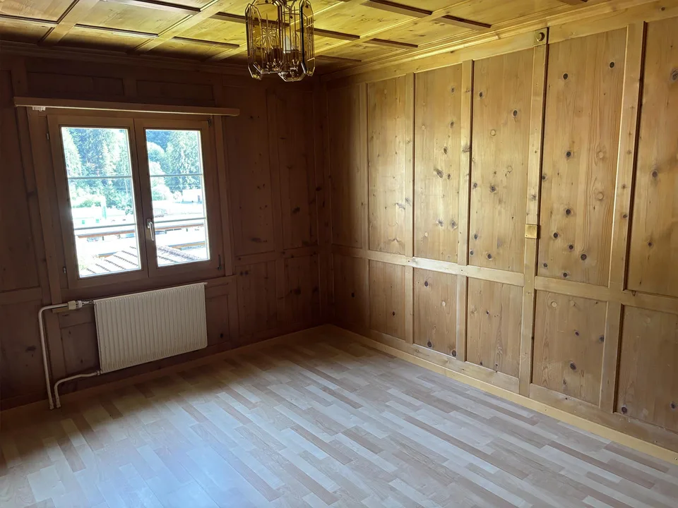Grosszügige 4.5 Zimmer-Altbauwohnung mit grossem gedeckten Balkon