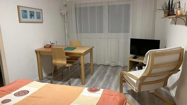 STUDIO IN BOLLIGEN (BE), MÖBLIERT