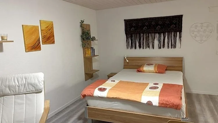 STUDIO IN BOLLIGEN (BE), MÖBLIERT