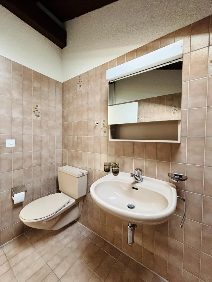 helle 2-Zimmer Dachwohnung in Unterägeri