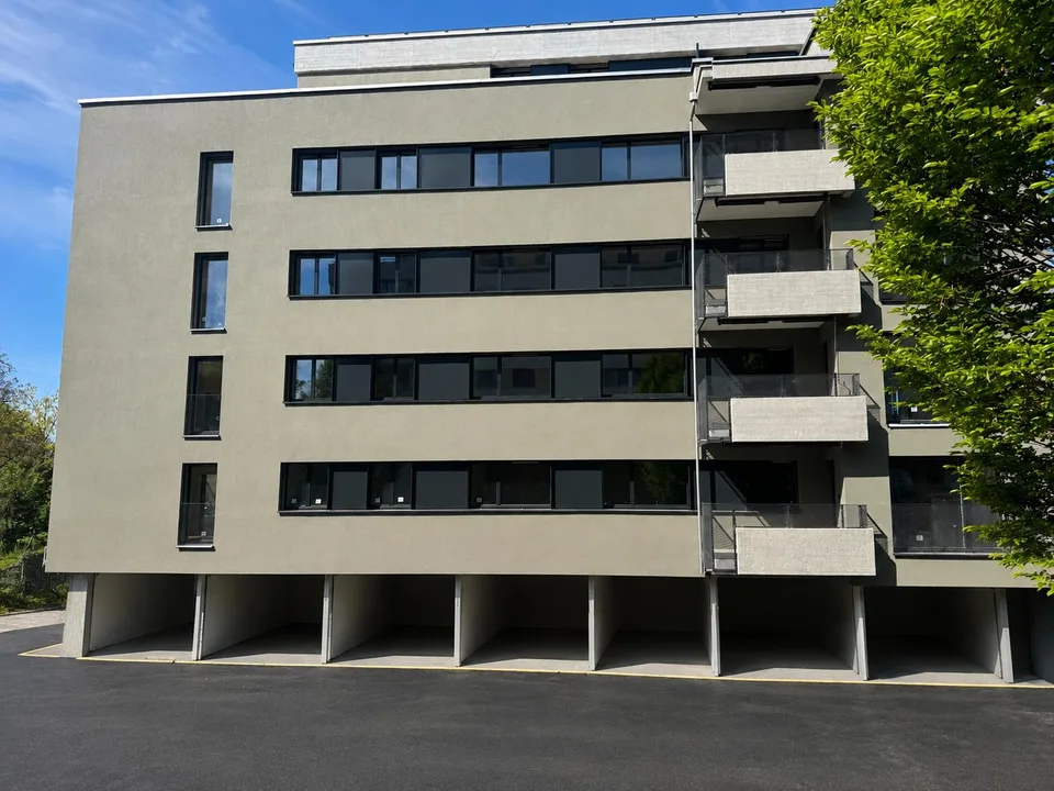 Aussenparkplätze zu vermieten – Zugerstrasse 5, 6312 Steinhausen