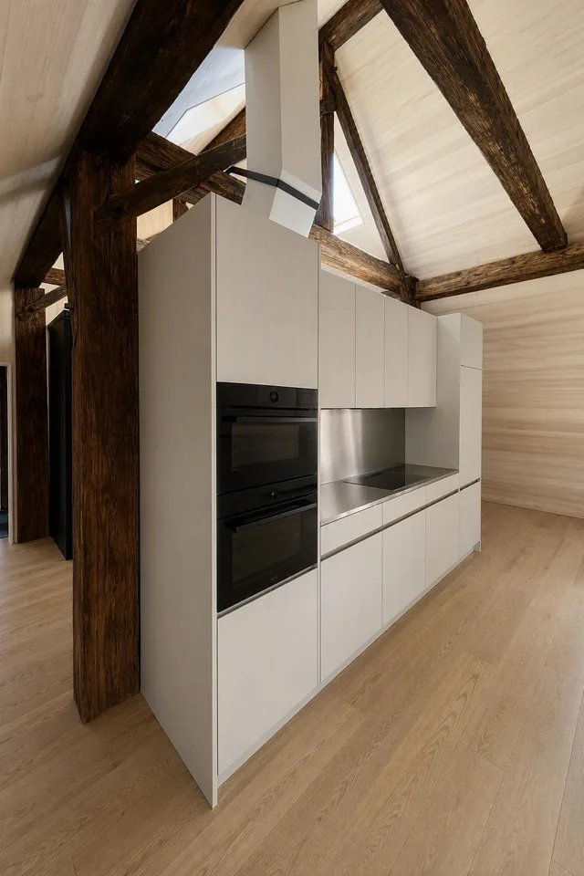 Historische Holzkonstruktion trifft moderne Architektur