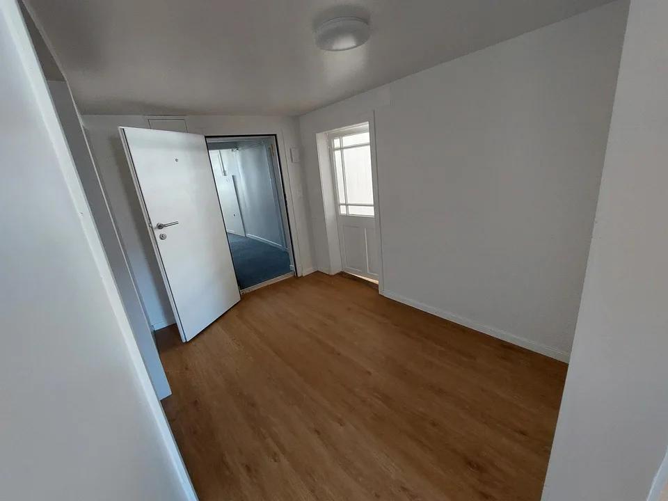 Renovierte 2.5 Zimmer Dachwohnung in der Altstadt zu vermieten