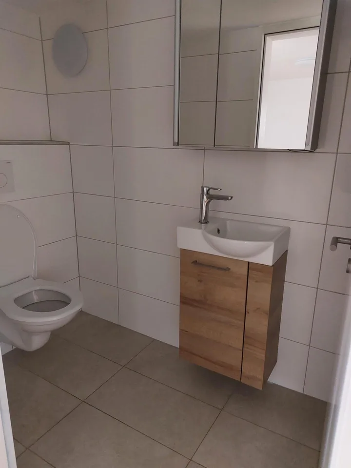 Renovierte 2.5 Zimmer Dachwohnung in der Altstadt zu vermieten – photo 7 sur 7